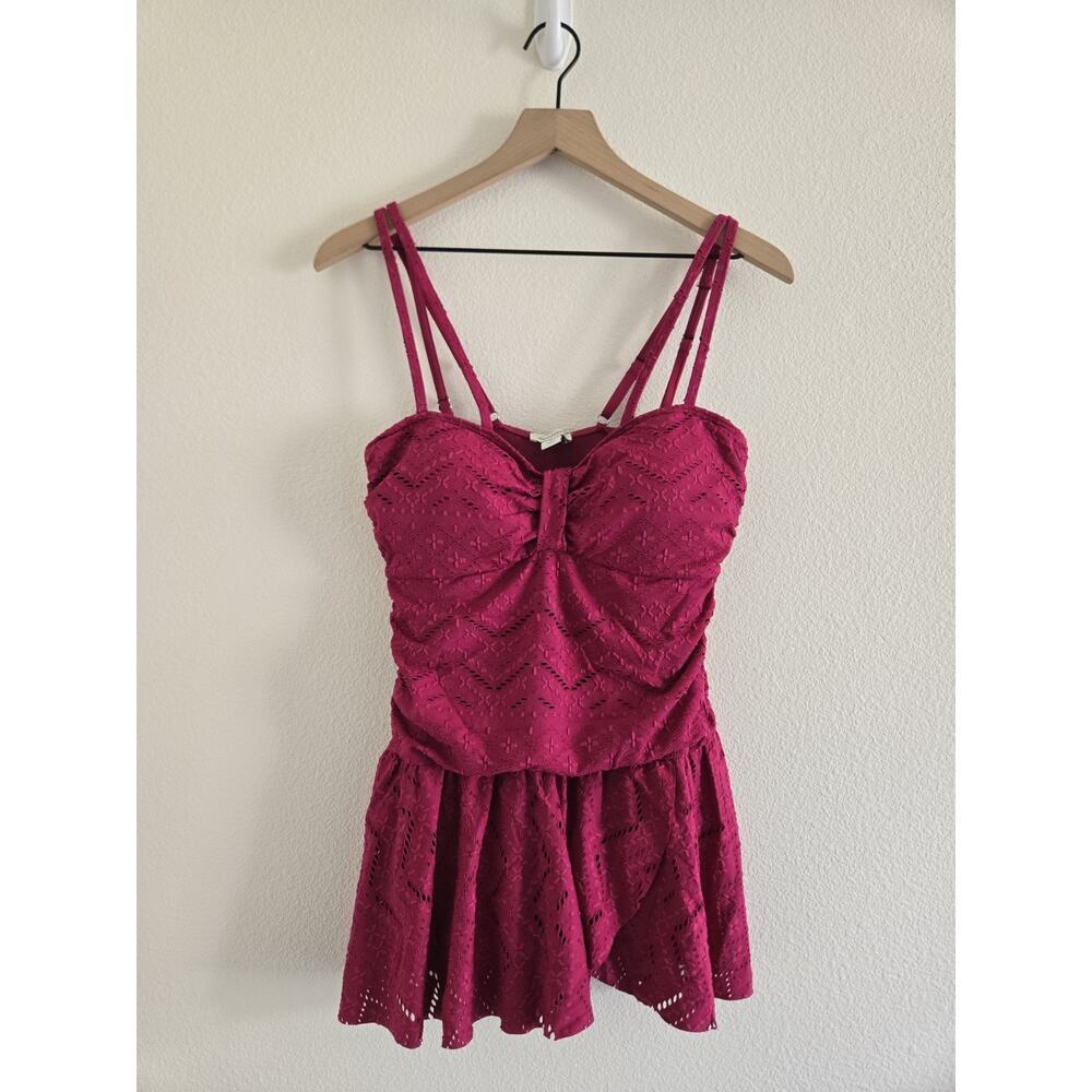 Sundance Seas The Day Medium One Piece Swim Bathing Suit Fushia Eyelet Ruching